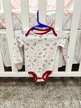 Kids White Long-Sleeve One-Piece Bodysuit with Red Trim - Love Print